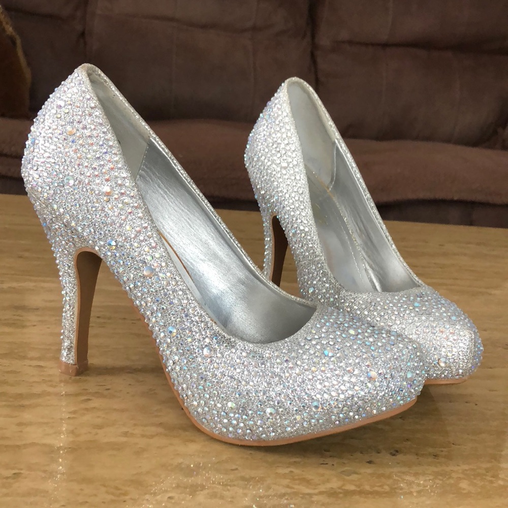 Dream Pairs Gloria Shine 7.5 (7) rhinestone heels
